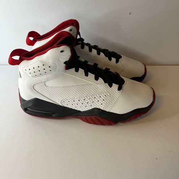 Air Jordan Men’s Basketball Shoes White Black Red Size 7 NEW No Box - Picture 2 of 4